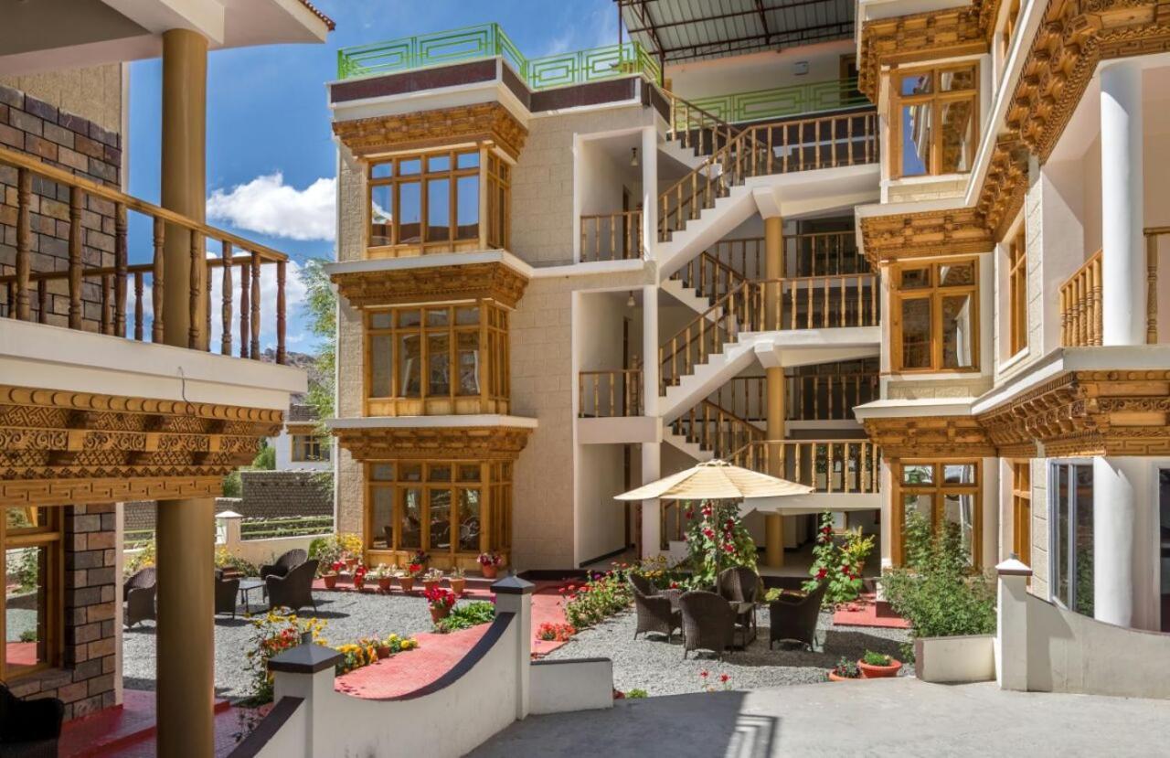 Hotel Om Ladakh Лех Экстерьер фото