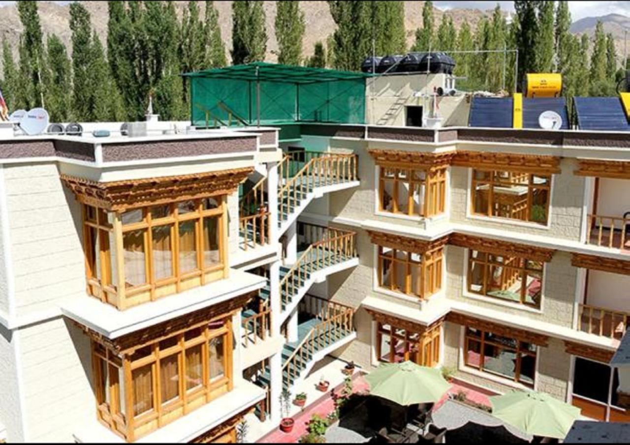 Hotel Om Ladakh Лех Экстерьер фото