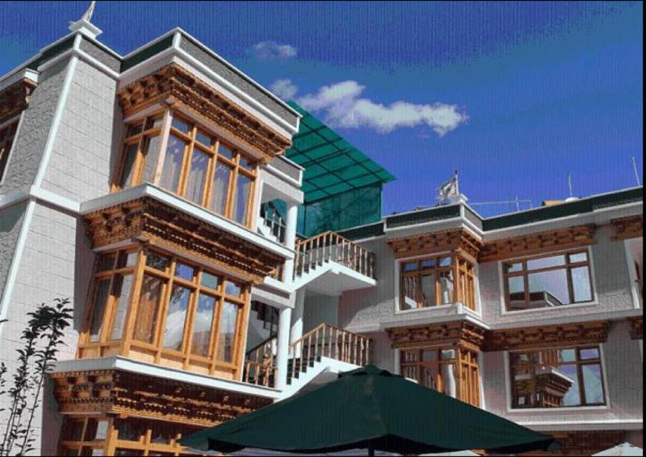 Hotel Om Ladakh Лех Экстерьер фото